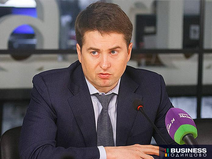 Немерюк Алексей Алексеевич - Министр Правительства Москвы, первый заместитель руководителя Аппарата Мэра и Правительства Москвы, руководитель Департамента торговли и услуг города Москвы. Немерюк Алексей Алексеевич - Министр Правительства Москвы, первый заместитель руководителя Аппарата Мэра и Правительства Москвы, руководитель Департамента торговли и услуг города Москвы.