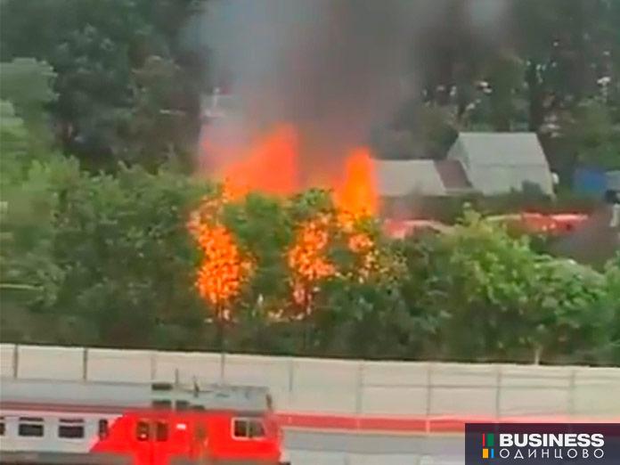 одинцово пожар баковка 10. пожар в одинцово вчера. пожар в одинцовском районе сегодня. Unusual weather. в баковке горел дом.