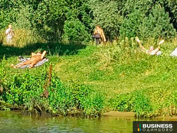 Серебряный Бордағы нудистер Серебряный Бордағы нудистер